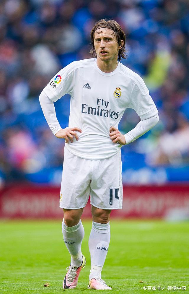 媒体人：亚泰其他工作人员好久没发薪了，坚持岗位是为爱发电