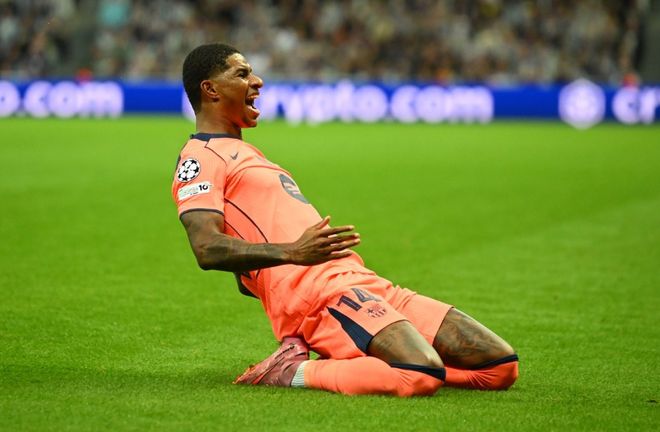 高尔夫传奇巨星伍兹公布新恋情，爱上美国总统特朗普47岁前儿媳